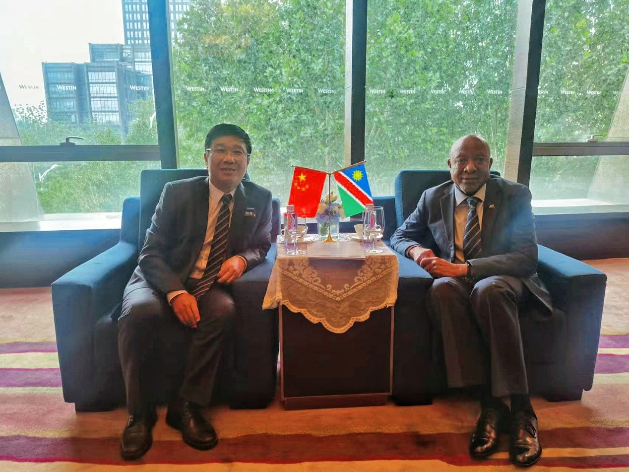 中非合作論壇期間威廉體育 董事長(zhǎng)王平衛(wèi)拜會(huì)三國(guó)總統(tǒng)