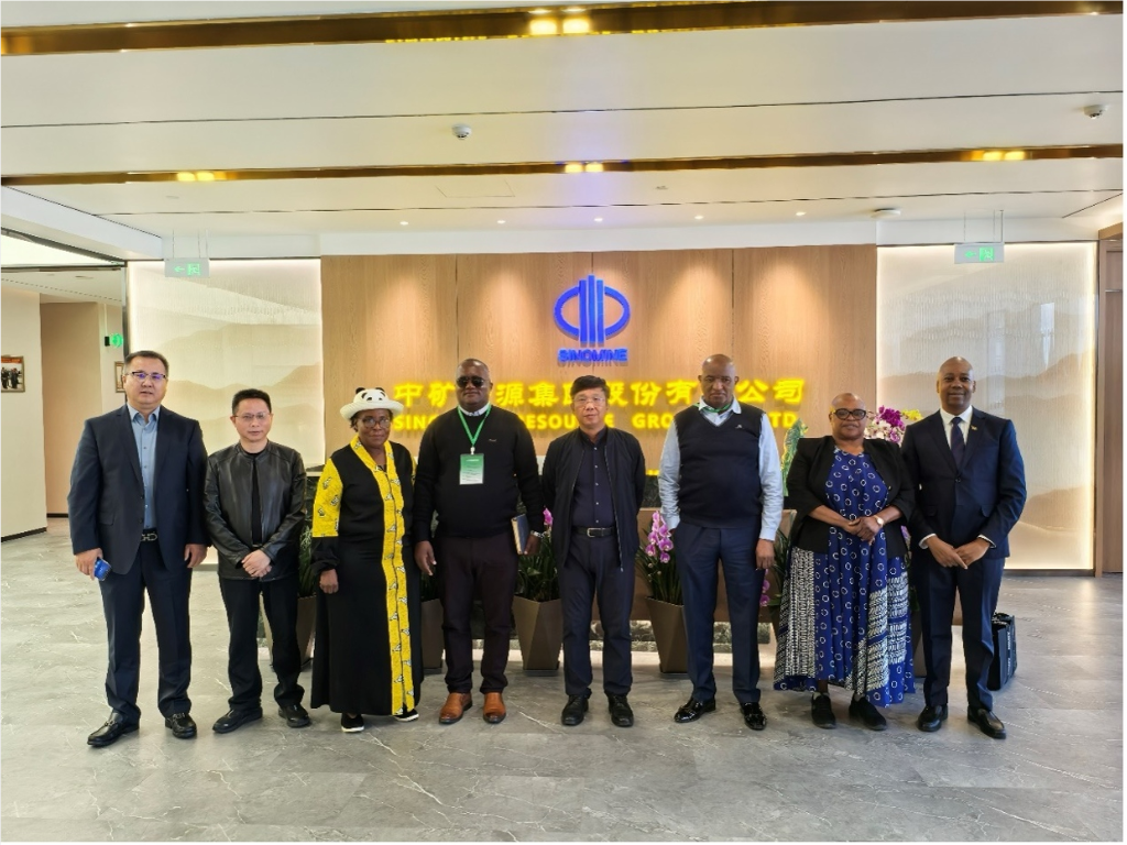 津巴布韋馬斯溫戈省省長(zhǎng)一行到訪(fǎng)威廉體育集團(tuán)總部